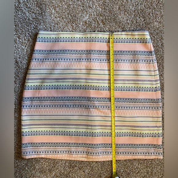LOFT Multicolor Mini Skirt - size 6 - Picture 3 of 5